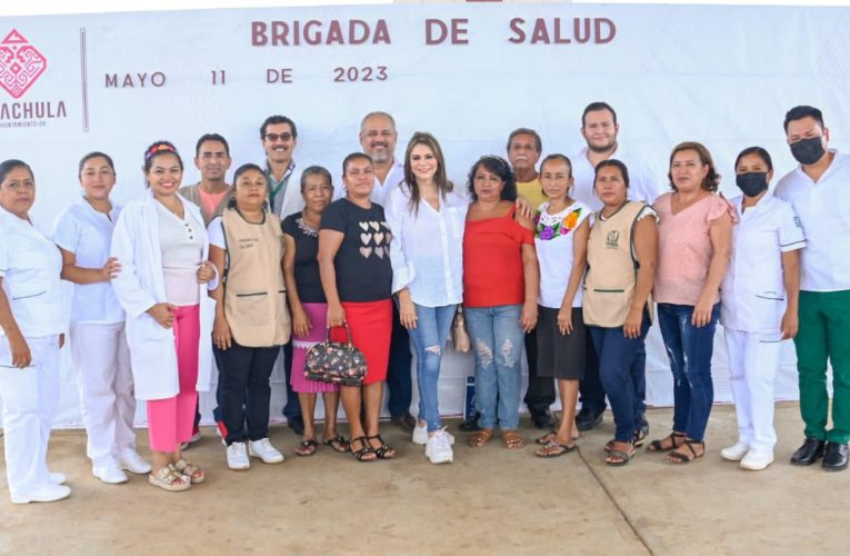 ENCABEZA ROSY URBINA BRIGADA INTEGRAL DE SALUD EN EJIDO 20 DE NOVIEMBRE DE TAPACHULA