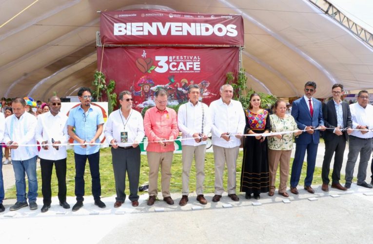 Rutilio Escandón y Adán Augusto López inauguran el 3er Festival Internacional del Café “Chiapas de Corazón”