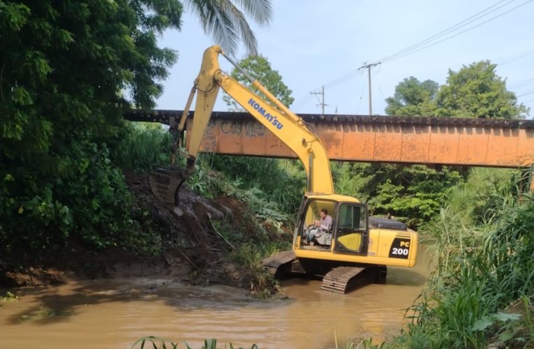 PROTECCIÓN CIVIL REALIZA DESAZOLVES EN COMUNIDADES Y COLONIAS DE TAPACHULA, PARA DISMINUIR RIESGOS POR PRESENCIA DE LLUVIAS