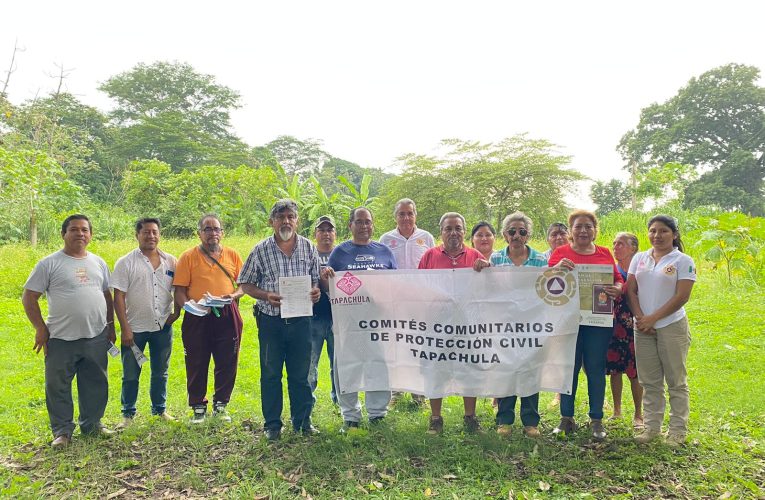 PROTECCIÓN CIVIL DE TAPACHULA CONFORMA COMITÉ EN COLONIA XOCHIMILCO Y ATIENDE ÁRBOL PARA EVITAR RIESGOS A LA POBLACIÓN