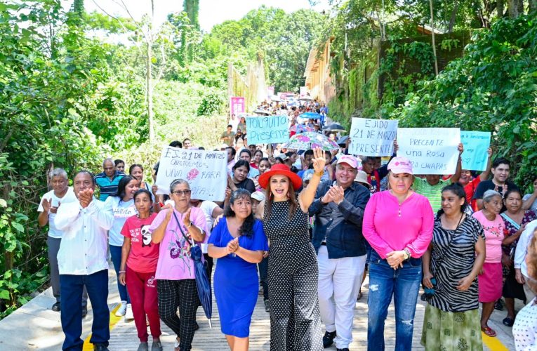 INAUGURA ROSY URBINA OBRA DE PAVIMENTACIÓN HIDRÁULICA EN LAS CONCHITAS