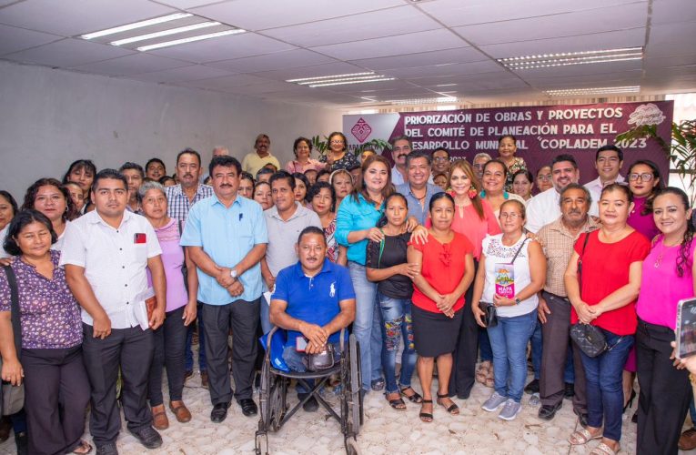 DE LA MANO DEL PUEBLO, ESTAMOS LOGRANDO LA TRANSFORMACIÓN DE TAPACHULA: ROSY URBINA