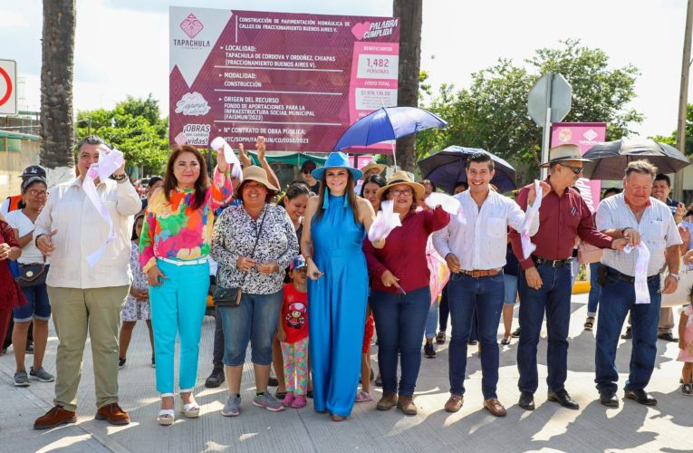 INAUGURA ROSY URBINA PAVIMENTACIÓN HIDRÁULICA EN FRACCIONAMIENTO BUENOS AIRES