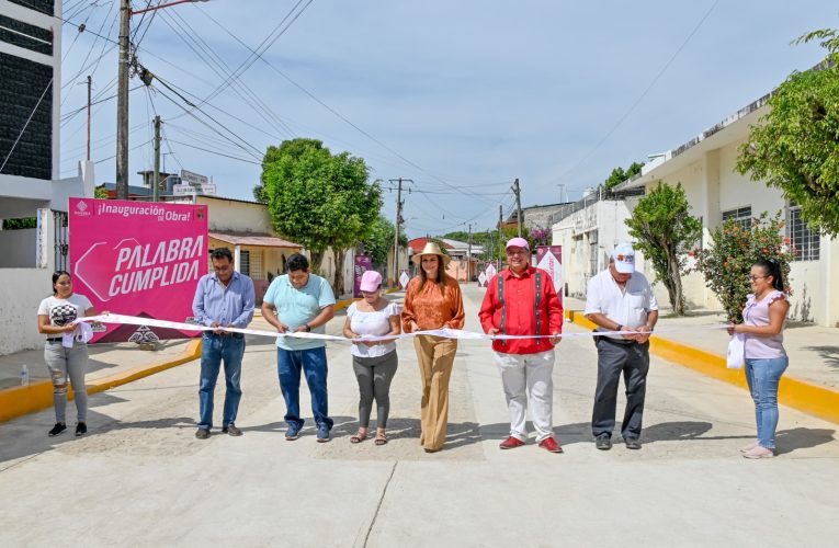 AYUNTAMIENTO DE TAPACHULA INAUGURA PAVIMENTACIÓN MIXTA DE CALLE EN COLONIA SAN ISIDRO