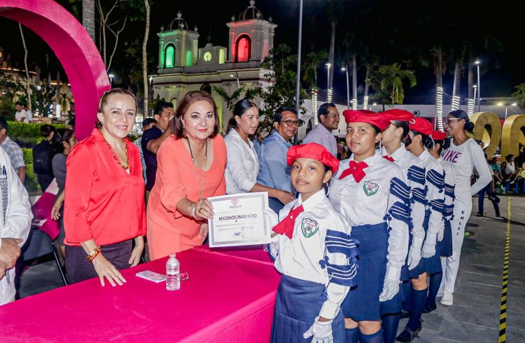 REALIZAN DEMOSTRACIÓN DE ESCOLTAS DEL NIVEL BÁSICO COMO PARTE DE LOS FESTEJOS DEL DÍA DE LA BANDERA