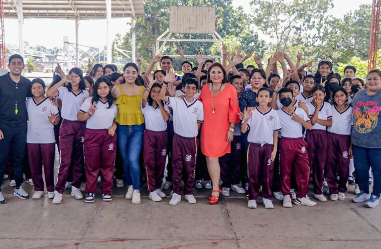 AYUNTAMIENTO PROMUEVE ACTIVIDADES FÍSICAS EN ESCUELAS DE TAPACHULA