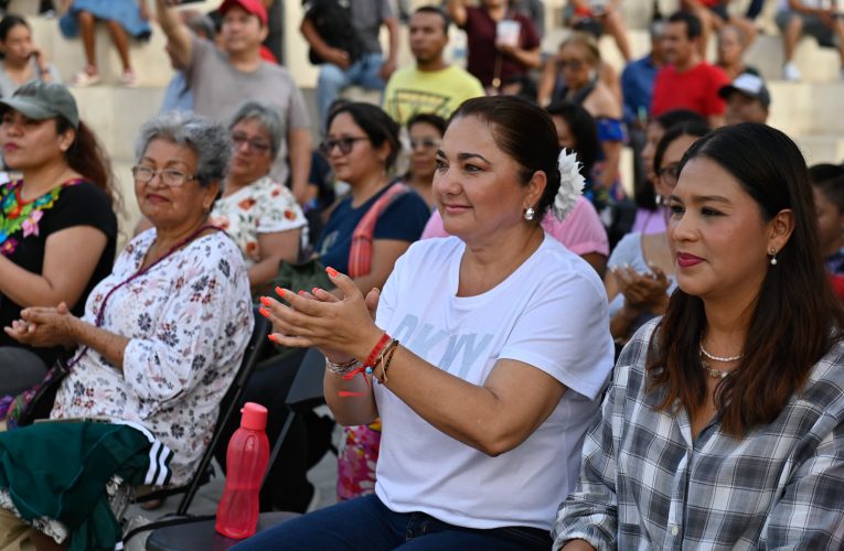 REALIZAN TARDES DE FOLCLOR EN EL PARQUE CENTRAL DE TAPACHULA