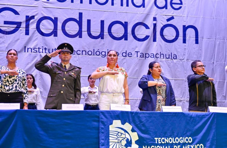 ASISTE AYUNTAMIENTO A GRADUACIÓN DE ESTUDIANTES DEL INSTITUTO TECNOLÓGICO DE TAPACHULA