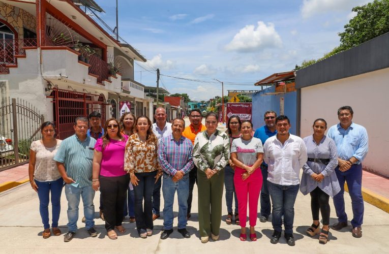 AYUNTAMIENTO DE TAPACHULA INAUGURA CALLES EN FRACCIONAMIENTO FRAY MATÍAS DE CÓRDOVA