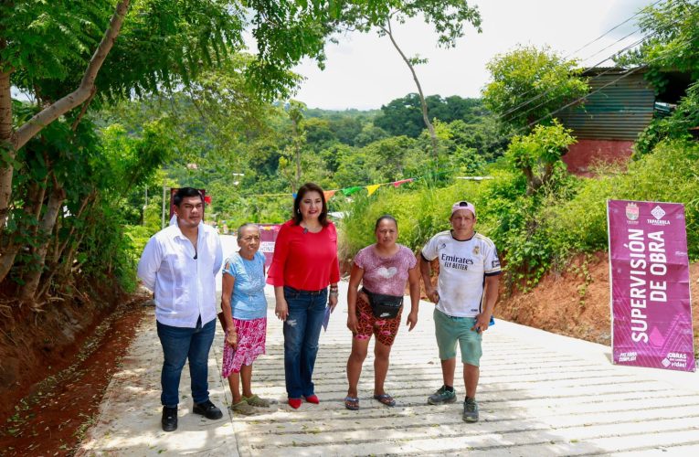 “LA CUARTA TRANSFORMACIÓN LLEGÓ A LA COLONIA DOS ARROYOS, SEGUIREMOS TRABAJANDO CON HONESTIDAD: GLADIOLA SOTO SOTO