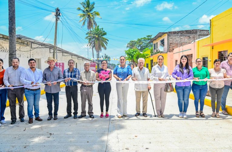 AYUNTAMIENTO DE TAPACHULA INAUGURA REHABILITACIÓN DE PAVIMENTACIÓN HIDRÁULICA EN COLONIA SAN SEBASTIÁN