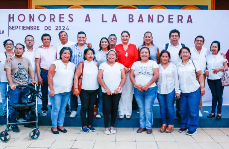 ESTUDIANTES DEL COBACH 255 DE PUERTO MADERO RECIBEN RECONOCIMIENTO DEL AYUNTAMIENTO DE TAPACHULA